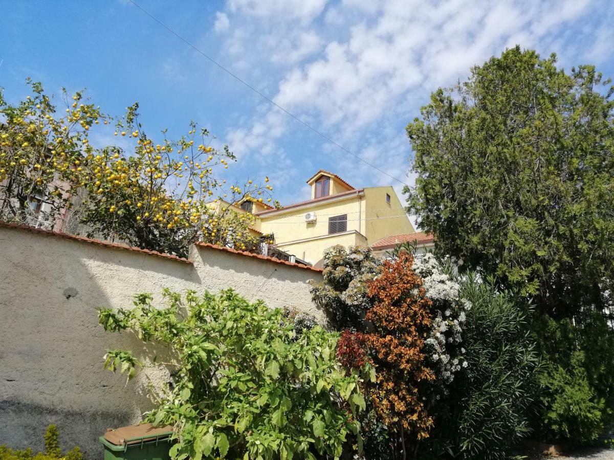 B&B Moscani ซาแลร์โน ภายนอก รูปภาพ